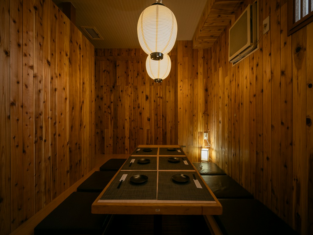 本場博多の料理と多種多様なお酒で、大切なゲストをおもてなし