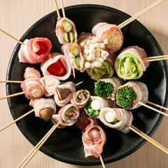 食べ応えたっぷり！虜になる絶妙な味わい『おまかせ！野菜串巻き10串』