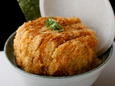 味・ボリュームともに抜群。お店名物『かつ丼　極』