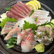 日頃のご愛顧誠にありがとうございます。
漁火では、要予約で冬季限定のお鍋や、ぶりぬた等もご提供中♪
年末年始にもなり、忘新年会など各種ご宴会のご予約も承っておりますので、是非、ご利用くださいませ。