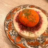 京都産の濃いたまごを割って

