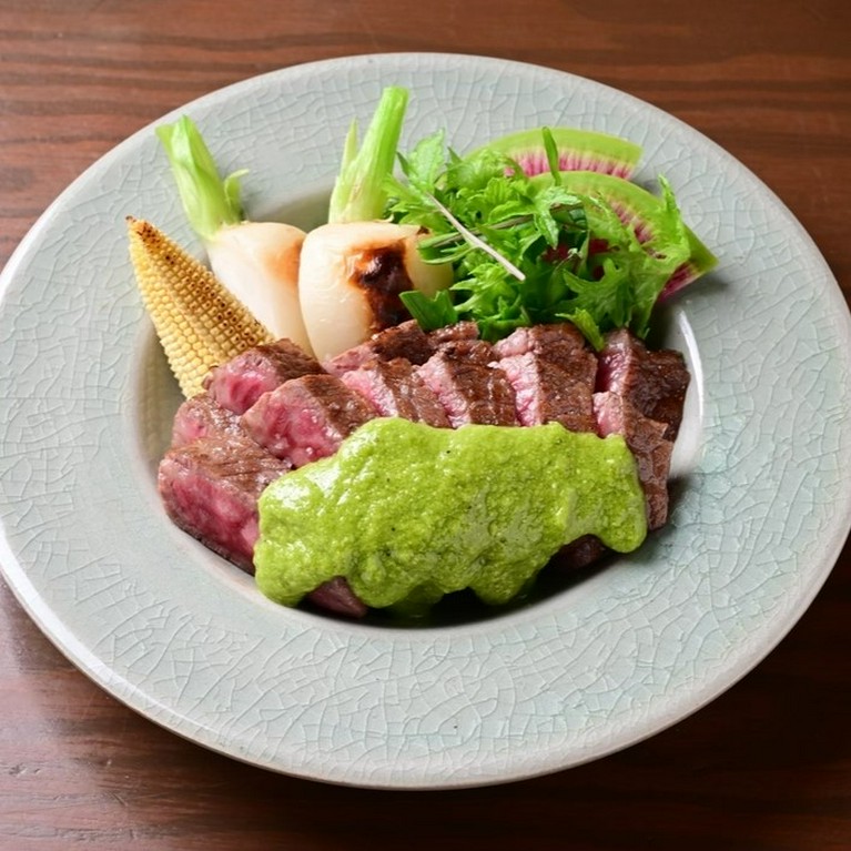  炭火藁焼き和牛カイノミステーキ～土佐のぬたソース～