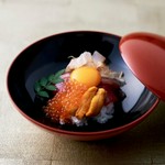 いくら・雲丹・カツヲをふんだんに使用した極み卵かけご飯