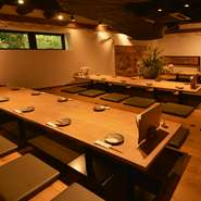 お履き物を脱いでご利用頂ける掘り炬燵席は、ご利用人数に応じてお席をご用意◎