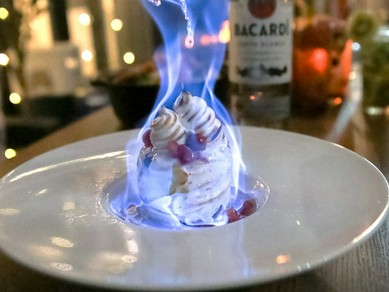 記念日やお誕生日にピッタリの燃えるケーキ！