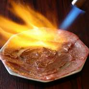 洗練された空間で、五感を満たす焼肉コースを食す贅沢を、大切な人と共有してみませんか。記念日・誕生日など、特別なデートにこそオススメしたい、大人のための焼肉店です。  