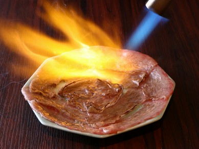 五感を満たす焼肉は、大人のデートに最適
