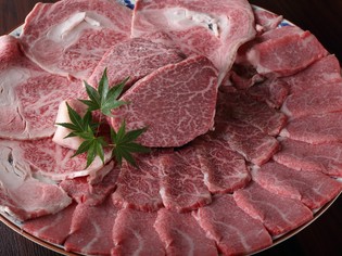 コースの幕開けを告げる『お肉の盛り合わせ』