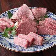 使用するお肉はすべて和牛に限定。良質な食材を扱うだけでなく、それぞれの部位ごとに異なる旨み・食感を実感できるように、コース内容や提供する順番も、一つ一つにこだわっています。