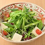 京野菜となめらかな絹豆腐を山葵ドレッシングでお召し上がりください。