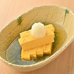 京のお出汁がたっぷりのうまみがある出汁巻き卵です。