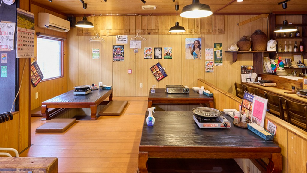 友人との楽しい席に。15名まで利用可能な座敷を完備