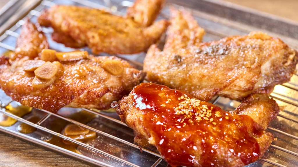 4つのソースが選べる『手羽からあげ』