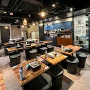 おすすめ屋なら大人数の飲み会でも安心！全140品から食べ飲み放題をお楽しみいただけます。皆様の気分や好みに幅広く対応できるメニューの豊富さです！