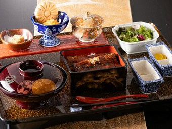 蒸し焼きの技が生む、繊細な味わい『日本産山梨温泉うなぎ重御膳』