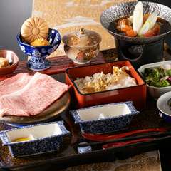 富士山の恵みで焼き上げる厚切りサーロイン『A5甲州和牛溶岩焼御膳』