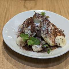 塩キャラメルバナナのスフレパンケーキ