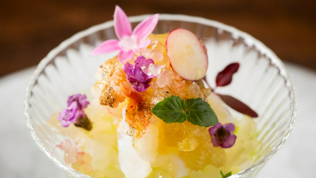 濃厚さと爽やかさの調和が織りなす『備長炭炙り伊勢海老と煽り烏賊のタルタル』