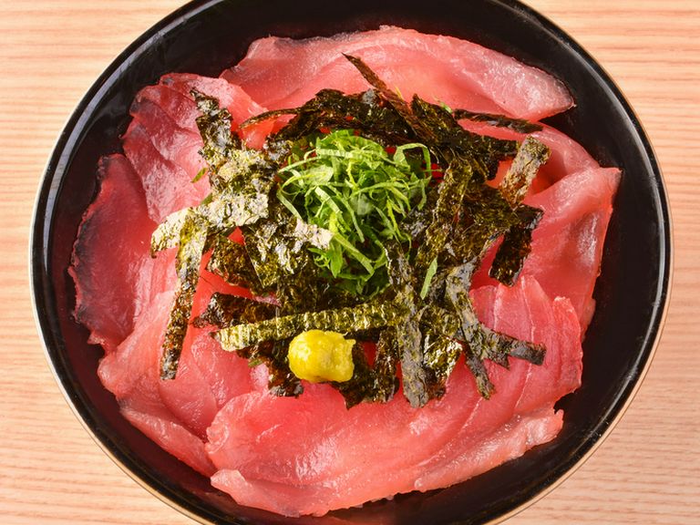産地直送の味わいがここに。海の恵みが詰まったマグロ料理