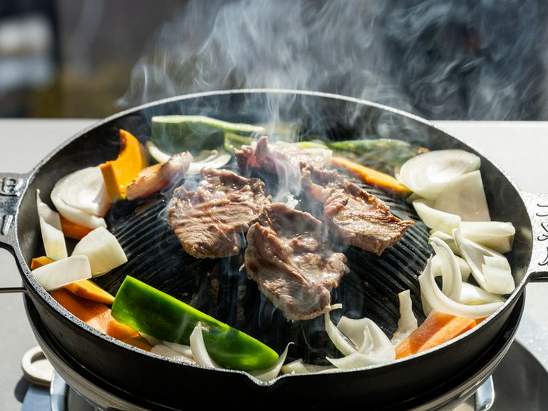 北海道旭川発。手切りにこだわった絶品ラム肉