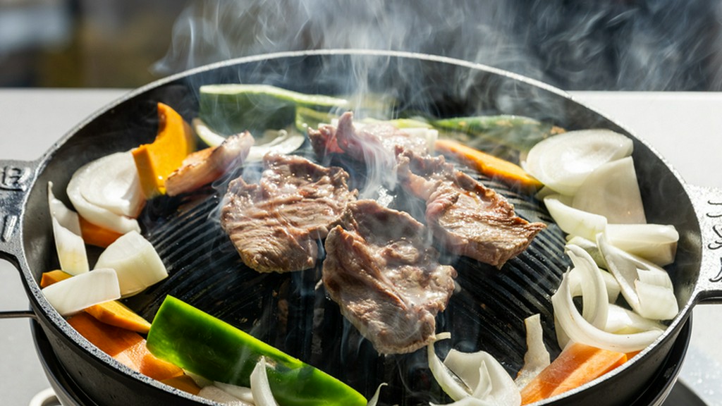 北海道旭川発。手切りにこだわった絶品ラム肉