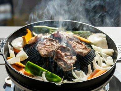 北海道旭川発。手切りにこだわった絶品ラム肉