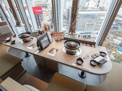 地上10階。都内を一望する開放的な空間