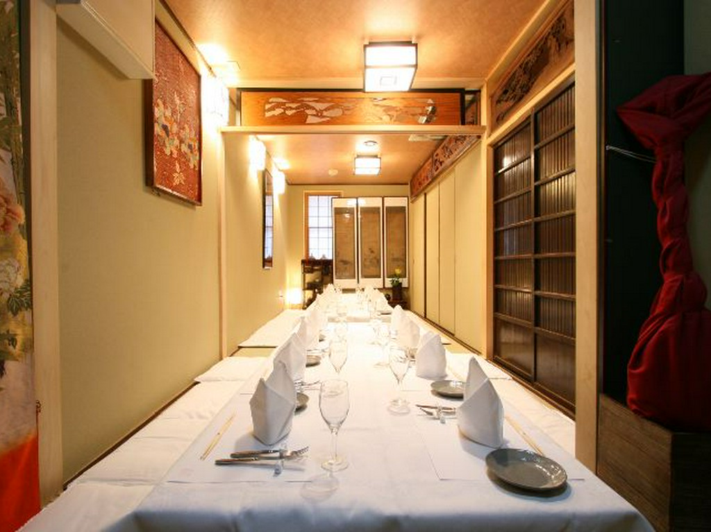 さまざまなシーンに対応！和モダンな個室で心地良く過ごす