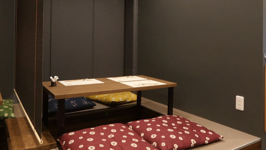 畳の座敷は10名まで対応。特別なおもてなしに