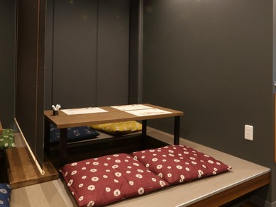 畳の座敷は10名まで対応。特別なおもてなしに