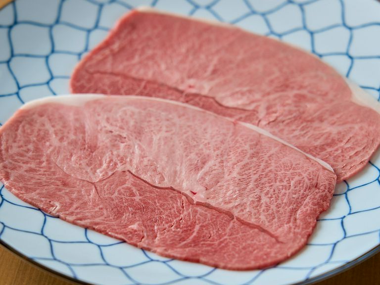 気軽に立ち寄れる一人焼肉の楽園で、自分だけの焼肉タイム