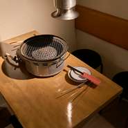 落ち着いた雰囲気の店内は、大人のデートに最適です。カップルや夫婦が特別なひとときを過ごせる空間で、記念日にもぴったりな焼肉体験を思う存分楽しみましょう。