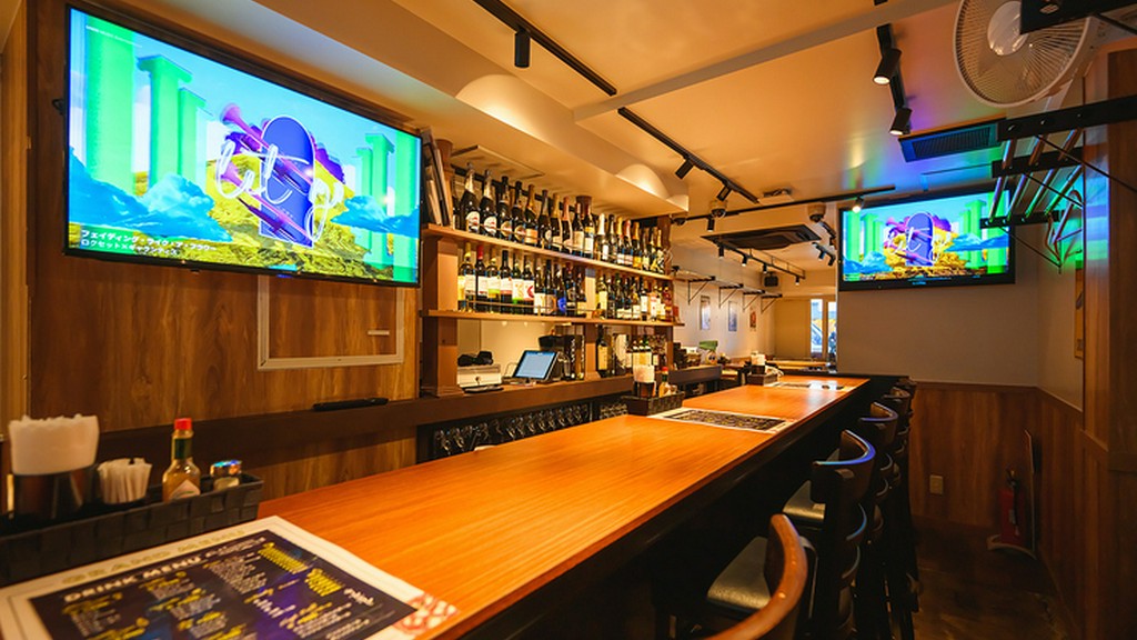 落ち着いたカウンター席で二人だけの時間を