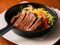 肉厚でジューシー！肉のプロが選んだ『厚切り牛タンステーキ』