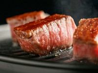 A5仙台牛のフィレの中でも最も柔らく適度に脂ののったシャトーブリアンとミニョンをＭｉｘしたセットです。