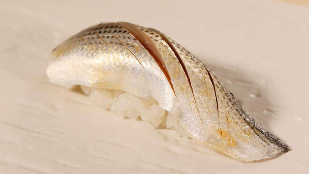 柔らかな食感と、程よい酸味と旨み。そして香り『コハダの握り』