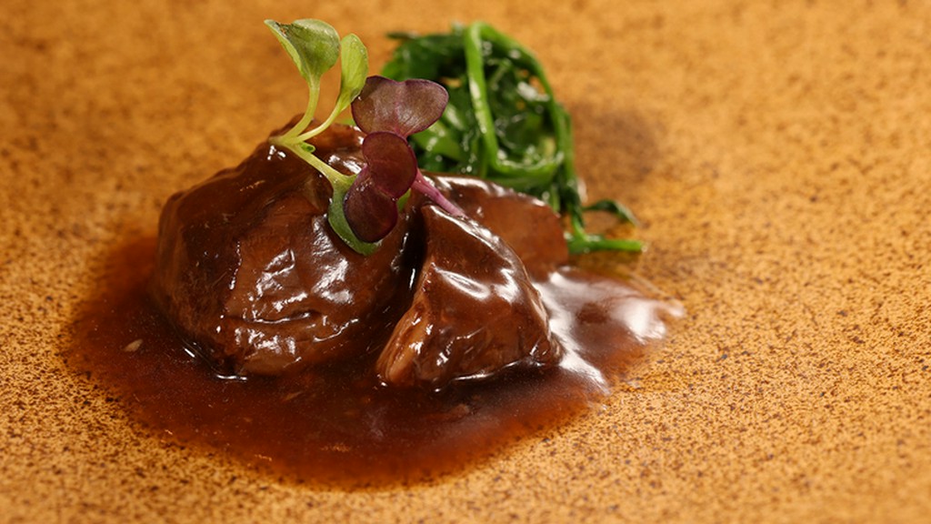 信頼のおける仲買人によって得られた、質の良い旬の鮮魚