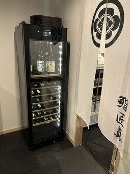 旬の握りと季節の料理に合う、幅広いジャンルのお酒が勢揃い