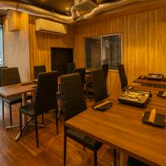 オープンでありながらも、リラックスできる店内