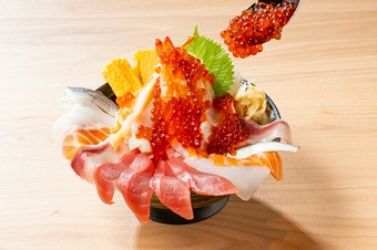 びっくり海鮮丼