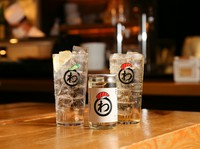 すしわさびでは和食に良く合う｢寿司屋のお茶割り｣｢ほうじ茶ハイ｣などの他､｢寿司屋のガリチュー｣｢わさびサワー｣など変わり種のお飲み物も多数！お食事に合わせて､ぜひ色々とお試しください｡