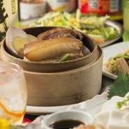 沖縄料理の定番中の定番、琉球王朝時代より今に伝わる豚肉料理の代表！
