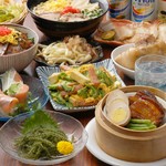 ｢ゴーヤチャンプルー｣や「もずく天ぷら｣に｢沖縄そば｣など､沖縄の厳選食材が中心の食事を楽しめます♪
