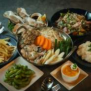 宴会を楽しむなら、日～木曜日のご利用がおすすめ！2.5時間飲み放題付のリーズナブルなコース◎+1,100円で「ナチュラルワイン＆スパークリングワイン」も対象の飲み放題アップグレード！
※金・土・祝前日　利用不可