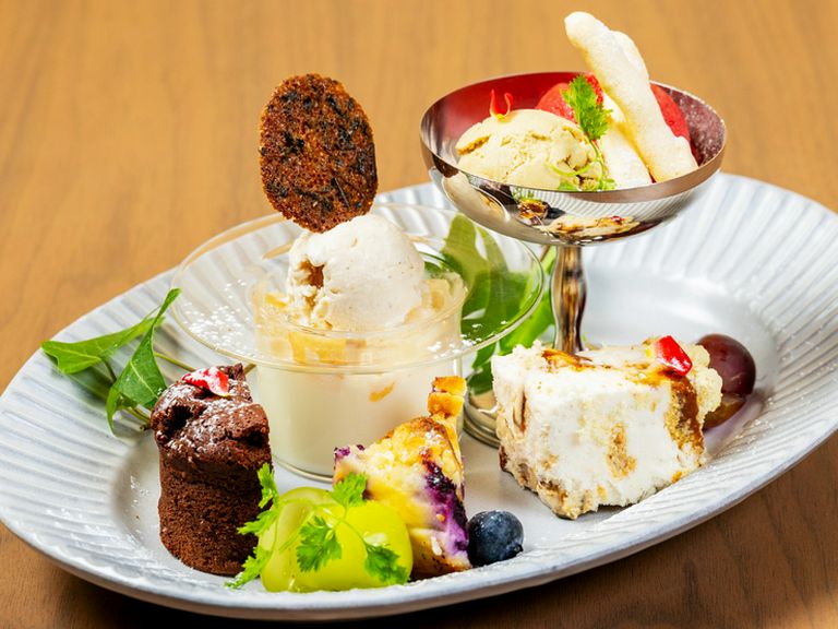 HINOKA特製ドルチェ盛り合わせ