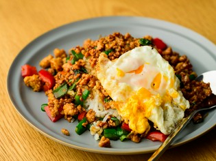 タイの定番メニュー。本場仕込みの本物の味『ガパオライス』