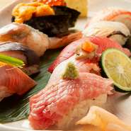 ・おまかせ（12貫） 5,900円
・おまかせ（5貫） 2,600円
・特上（10貫） 4,800円
