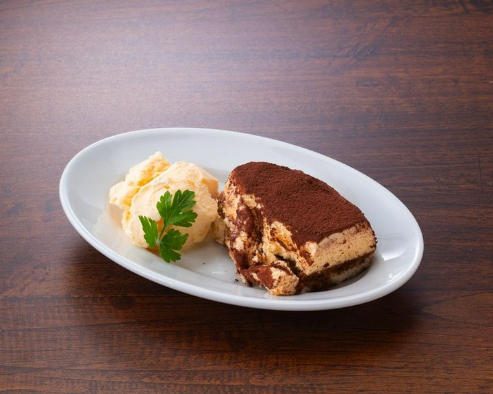 ティラミスと濃厚バニラアイス