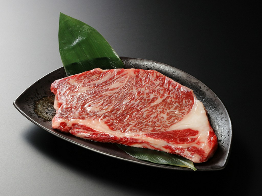 極上ロース300g満足焼（スタッフが丁寧に焼き上げます）