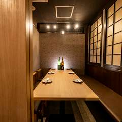 少人数から大人数まで対応可能な個室